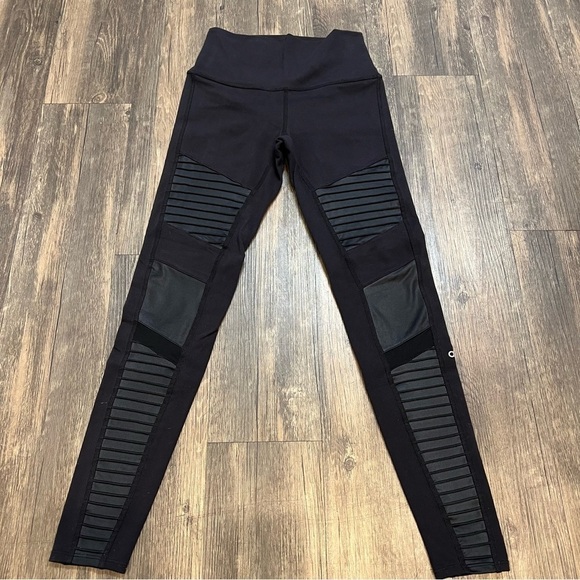ALO High Waist Moto Leggings Black Curve Hugging Size S - Picture 3 of 10
